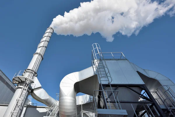 Smoke from the chimney — Stock Photo, Image