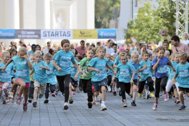 Vilnius maraton üzerinde çocuk koşucu