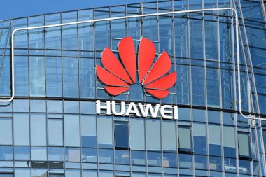 Bir bina logosuna Huawei