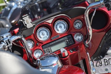 Motosiklet ölçer paneli