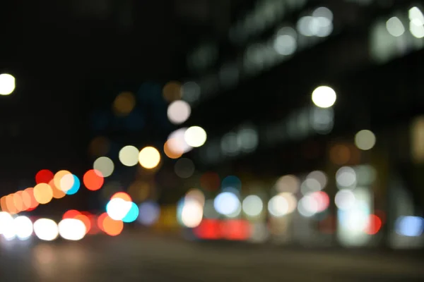 Immagine sfocata e sfocata della città di notte — Foto Stock