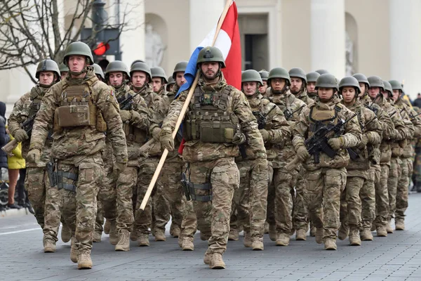 Soldaten bei Militärparade — Stockfoto