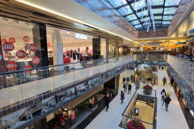 Berlin 'in yeni alışveriş merkezinin iç manzarası