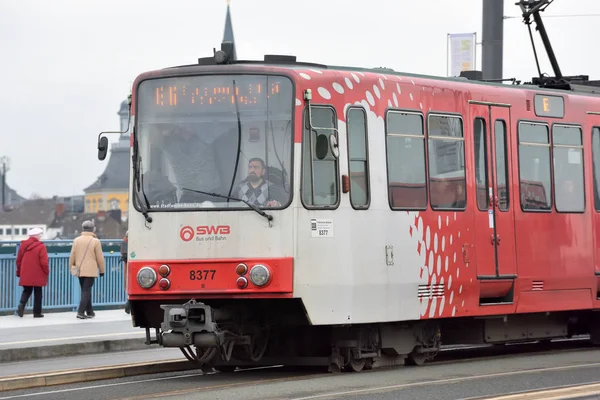 Kollektivtrafik på gatan i Bonn — Stockfoto