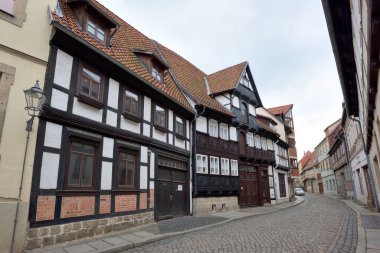 Quedlinburg 'un yarım keresteli evleriyle ortaçağ sokakları