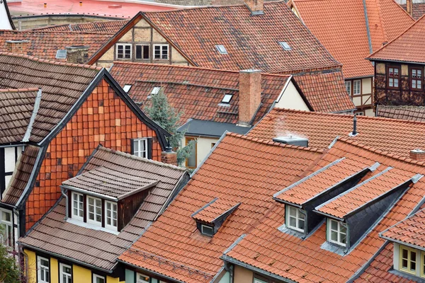 Los tejados del casco antiguo histórico de Quedlinburg — Foto de Stock