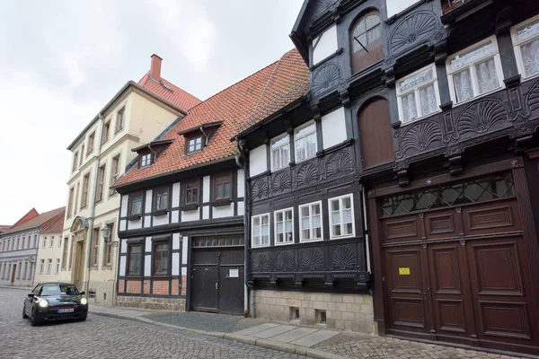 Quedlinburg 'un yarım keresteli evleriyle ortaçağ sokakları