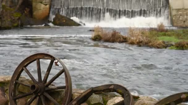 Fluxo Água Barragem Fluxo Superfície Água Fluxo Reservatório Água Pequeno — Vídeo de Stock