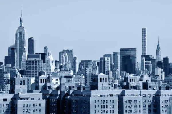 Manhattan Skyline from Brooklyn Bridge, Black and white blue ton — Stock Photo, Image
