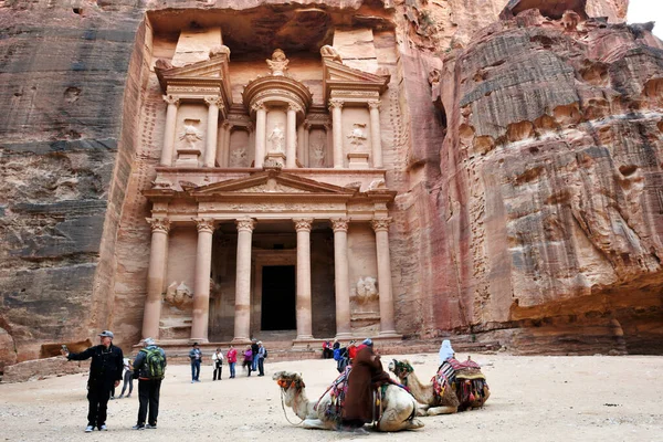 Petra, Ürdün - 18 Şubat 2020. Ürdün 'ün Petra kentindeki Al Khazneh. 