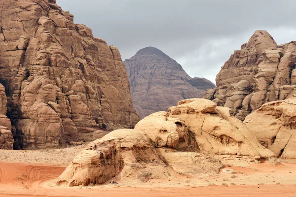Пустыня Вади Рам Вади Рам Долина Вырубленная Песчанике Гранитной Скале — стоковое фото