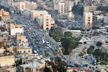 Amman, Jordan - 15 Şubat 2020. Ürdün 'ün Amman kentindeki yerleşim alanlarına bakın. Amman Ürdün 'ün başkenti ve en büyük şehridir..