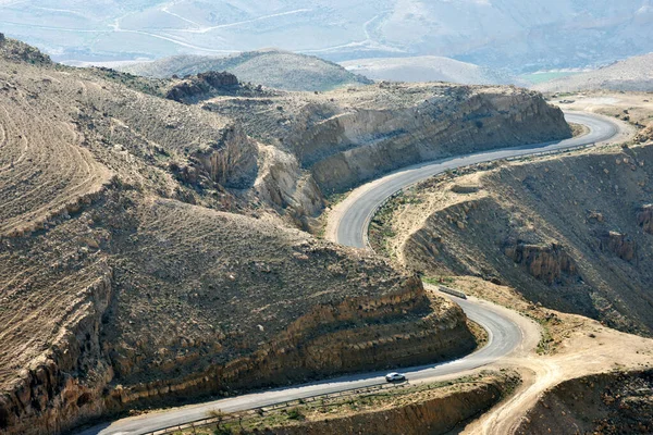 Wadi Mujib Nehri Üzerindeki Mujib Barajı Yakınlarındaki Dağda Kral Yolu — Stok fotoğraf