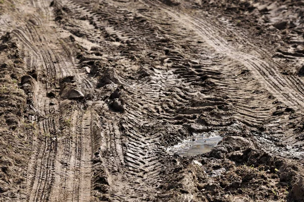 Brudna Droga Kałużami Glinianym Błotem Pęknięciami Rutami Offroad — Zdjęcie stockowe