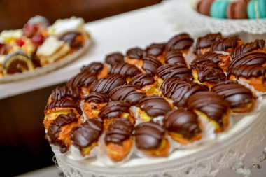 Kremalı pasta tabağı