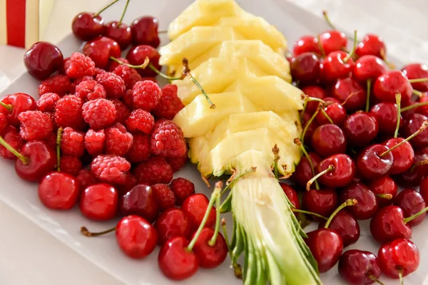 Cherry, raspberry,pineapple plateau — Stock Photo, Image