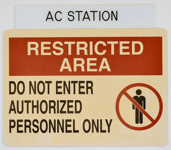 Notice restricted access people — Stock Photo, Image