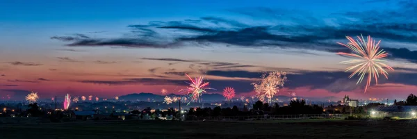 Ganze Stadt Feiert Mit Feuerwerk Stockfoto