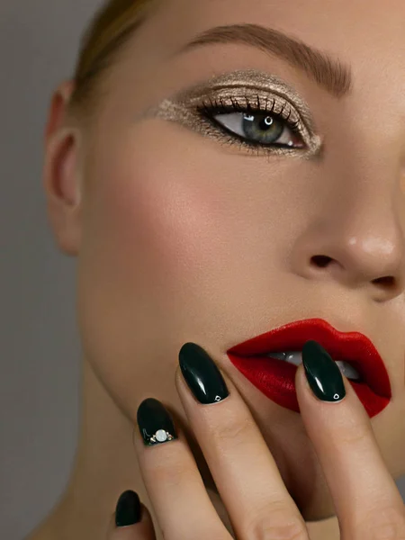 Half Beautiful close up sexy young woman evening make up dark eye eyelashes dyed and silver liner, makeup artist cosmetic beauty salon spa. Long green nails, clean skin and natural nude lips. — 스톡 사진