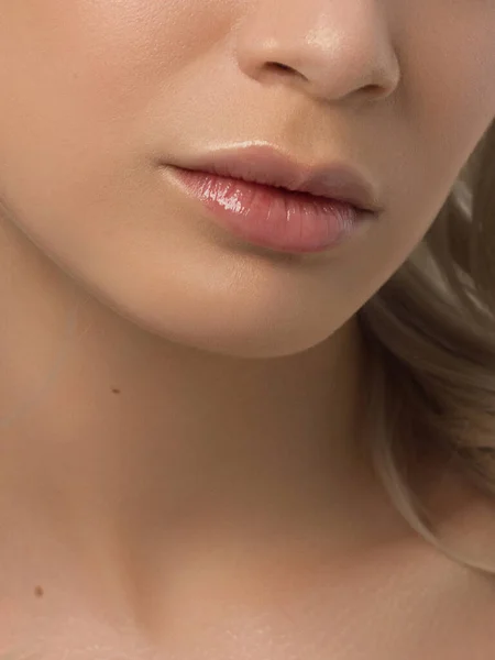 Sexuelle Volle Lippen Natürlicher Glanz Der Lippen Und Der Haut — Stockfoto