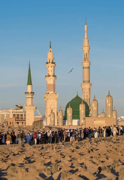 视图的 Baqee' （清真寺） 在 Al M 麦地那圣寺穆斯林公墓 — 图库照片