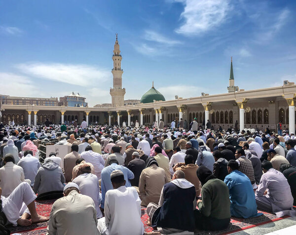 Крыша зеленого купола мечети Набави, Медина, Саудовская Аравия
