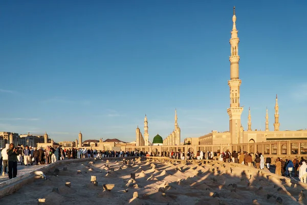 Islamitische begraafplaats bij Nabawi moskee in Madinah. — Stockfoto