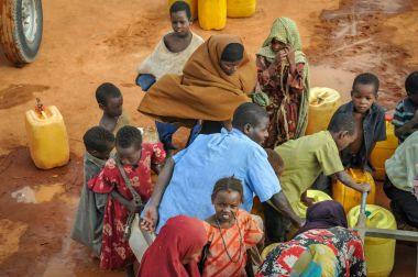  Kadın ve çocuk Dadaab mülteci kampında yaşamak 