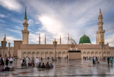 Müslümanların ibadet nabawi Camii, Medine, Suudi Arabistan için toplandı