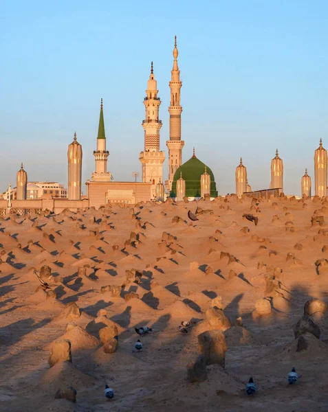 Muslimska kyrkogården på Nabawi moskén i Medina. — Stockfoto