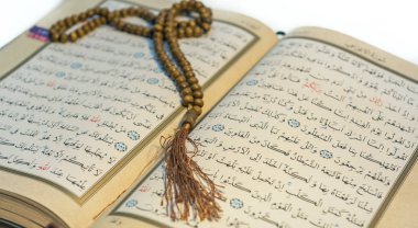 Kerim üzerine Müslüman tespih