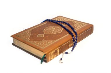 Kerim üzerine Müslüman tespih