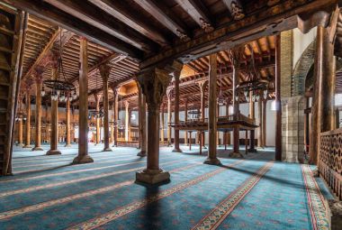 Esrefoglu Camii woodw en önemli sanat formları biridir