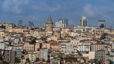 Galata Kulesi ve Boğaz manzaralı Cami Kubbesi