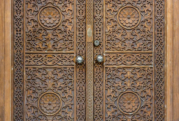 Old historic wooden door — Stock Photo, Image