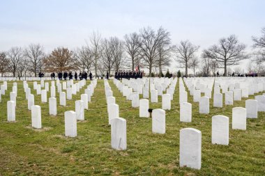 Arlington Mezarlığı, Washington D.C. - 31 Ocak 2020: Arlington Ulusal Mezarlığı 'nda 31 Ocak 2020' de askeri defin töreni.