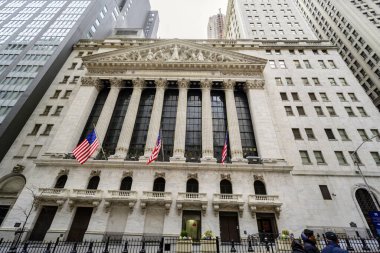 New York, Usa - 2 Şubat 2020 New York Borsası 'nın dışı. Listedeki şirketlerin piyasa sermayelendirilmesiyle dünyanın en büyük borsası haline geldi..