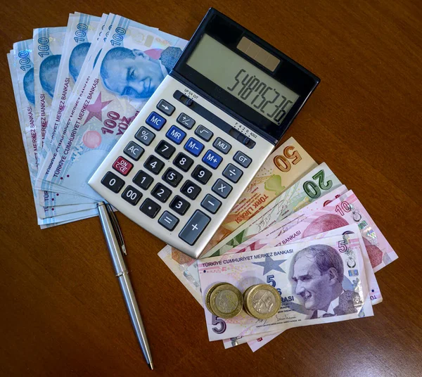 Długopis Kalkulator Papierze Pieniądze Koncepcja Finansów — Zdjęcie stockowe