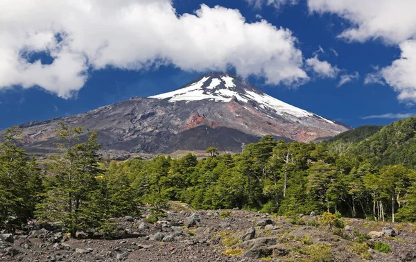 Vulkan villarrica bei villarrica n.p. (Chili) — Stockfoto
