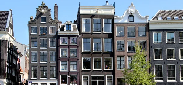 Вид на дома Амстердама, Нидерланды — стоковое фото