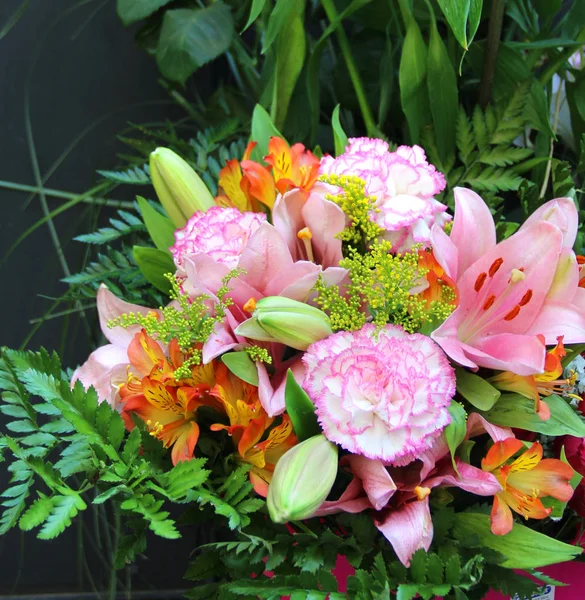 Big beautiful bouquet of flowers — Stock Photo, Image