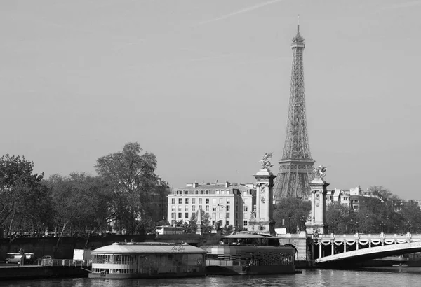 Eiffelturm in blüte, paris, frankreich — Stockfoto