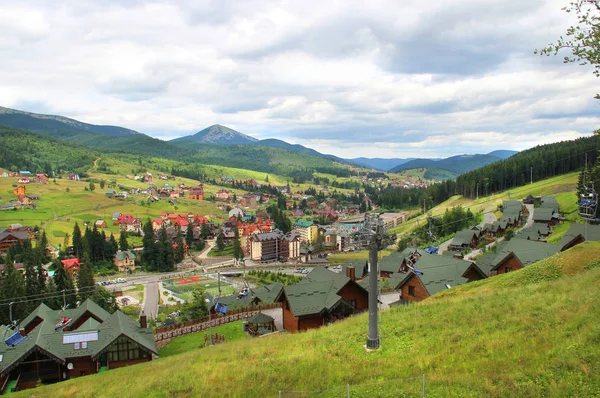 Ukraynalı dağlar Karpatlar güzel görünümü 