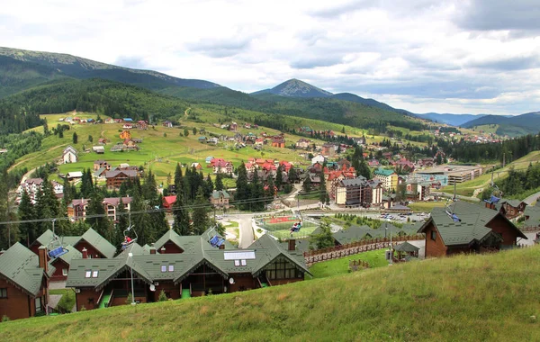 Ukraynalı dağlar Karpatlar güzel görünümü 