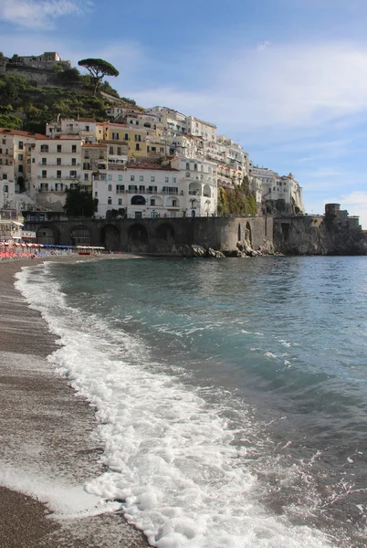 Gyönyörű kilátás nyílik az Amalfi, Olaszország — Stock Fotó