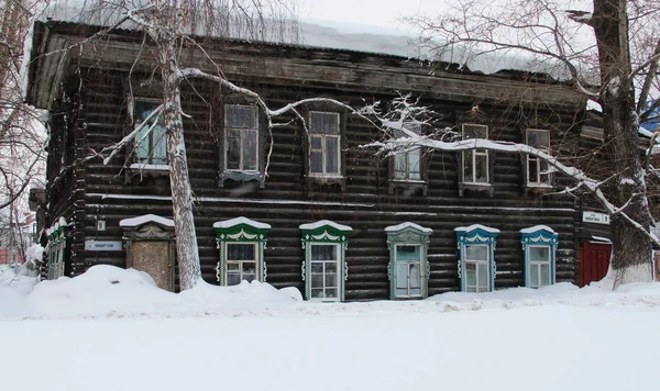 Traditional wooden carved Russian houses — Stock Image Traditional wooden carved Russian houses Stock Image