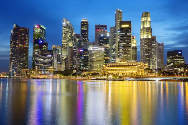 Singapur 2018 Večerní Město Barevné Nábřeží Řeky Singapur Srdci Města — Stock fotografie