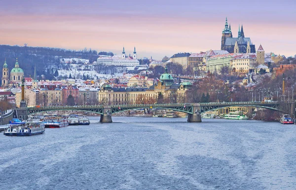 Prag Çek Cumhuriyeti 2017 Vltava Nehri Embankment Hradcany Kalesinde Prag — Stok fotoğraf