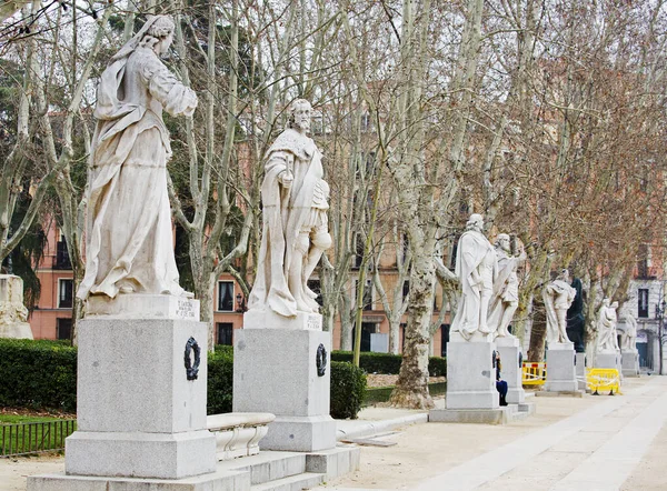 Мадрид Іспанія 2020 Скульптури Іспанських Королів Парку Поруч Королівським Палацом — стокове фото