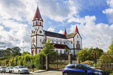 Puerto Montt, Şili, 02 / 17 / 2020, Puerto Varas. Kutsal Yürek Kilisesi / Iglesia Sagrado Corazon /. Kutsal Kalp Kilisesi, Puerto Varas 'ın ana kartvizitidir. 1915 'te inşa edilmiş.,